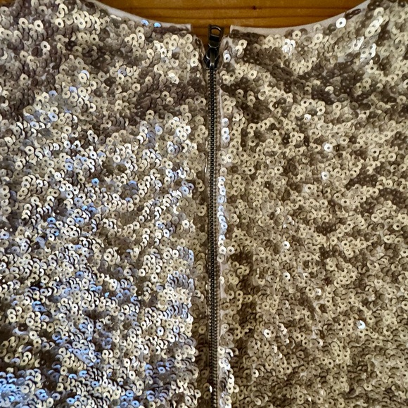 Alice & Olivia Sequin Longsleeve Top - Picture 3 of 7